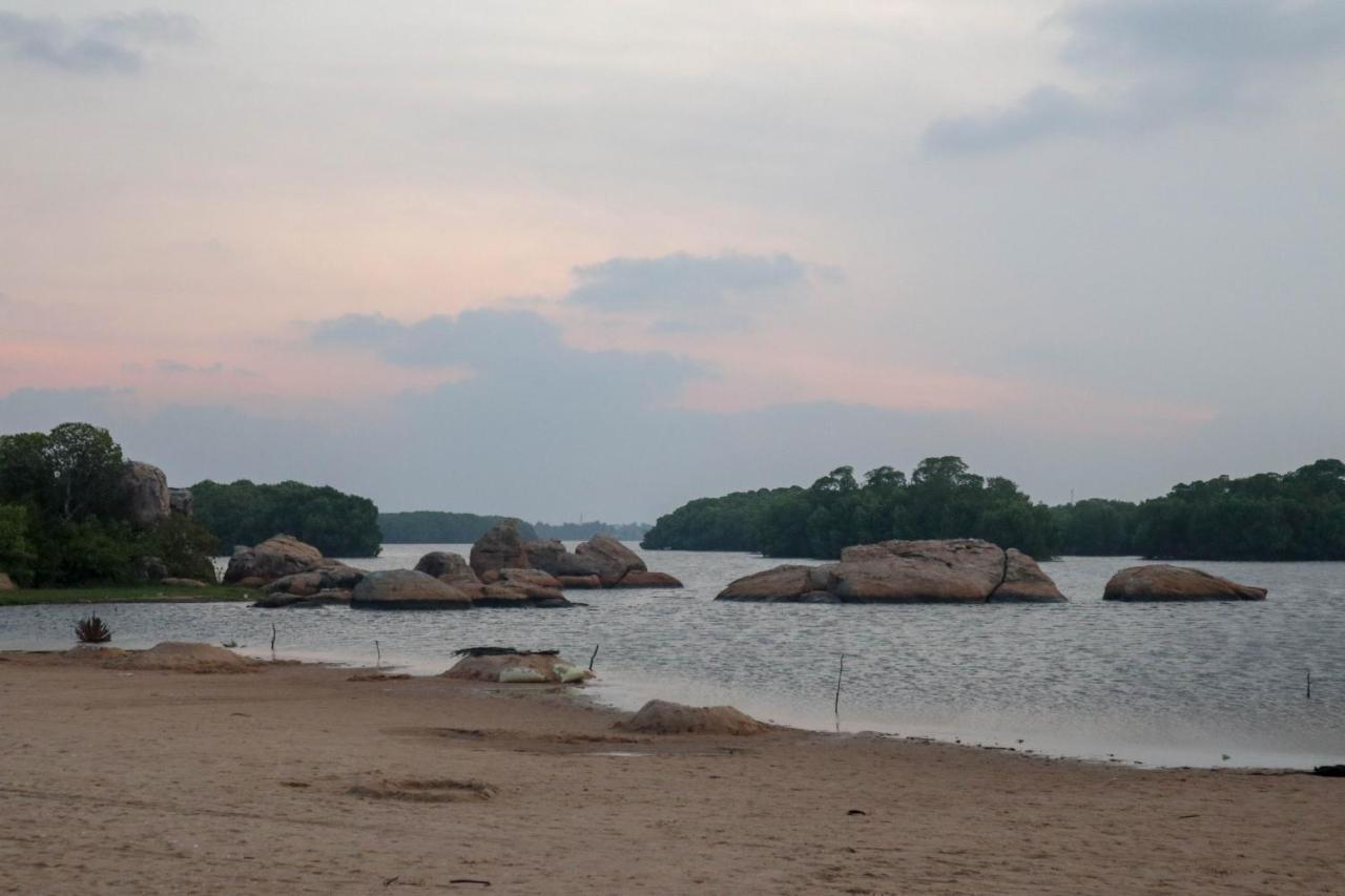 Reddalf'S Holiday Resorts Arugam Bay Exterior photo